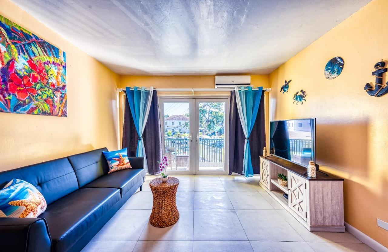 Lovely Apartment Near Beach, Downtown, 24H Security, Pool Нассау Экстерьер фото