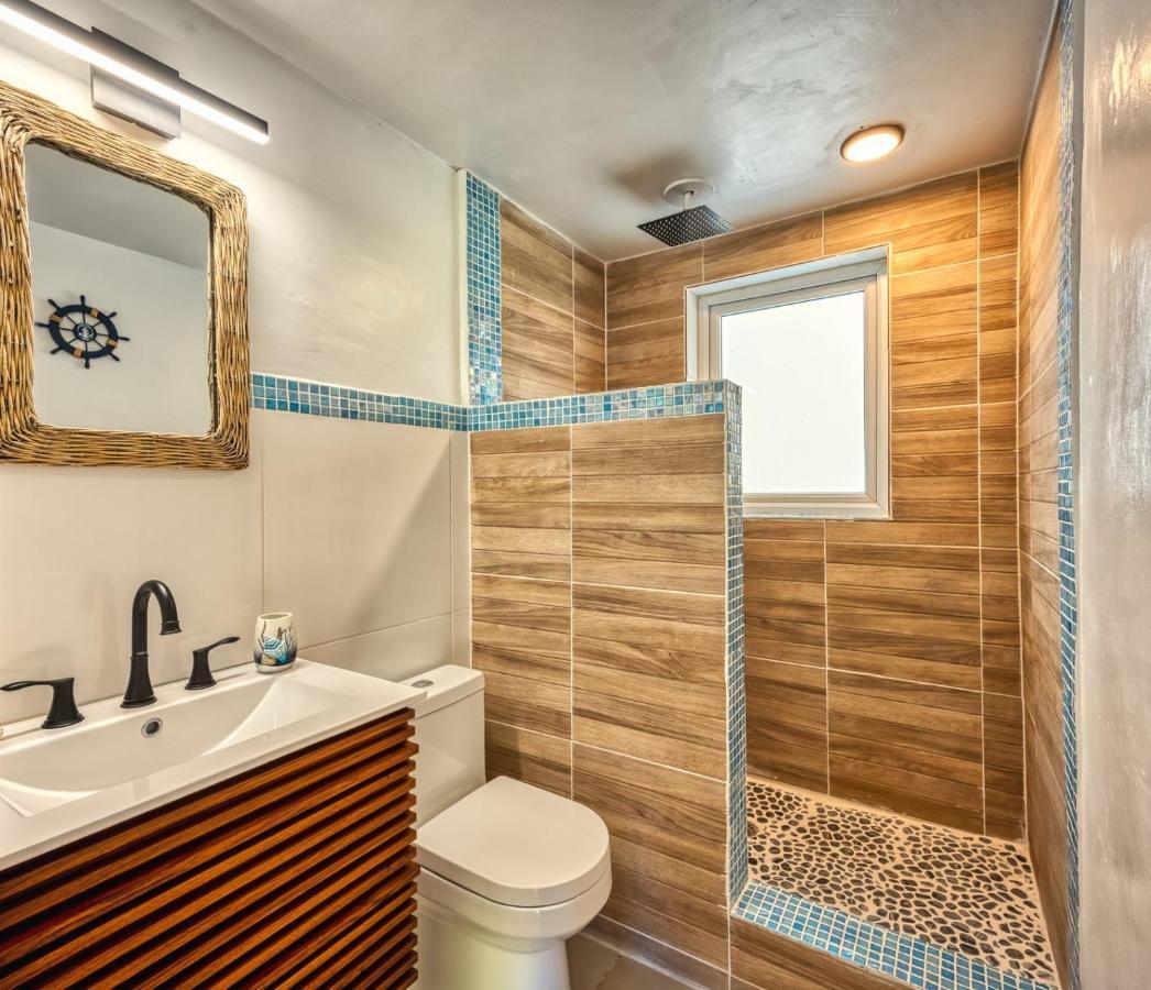 Lovely Apartment Near Beach, Downtown, 24H Security, Pool Нассау Экстерьер фото