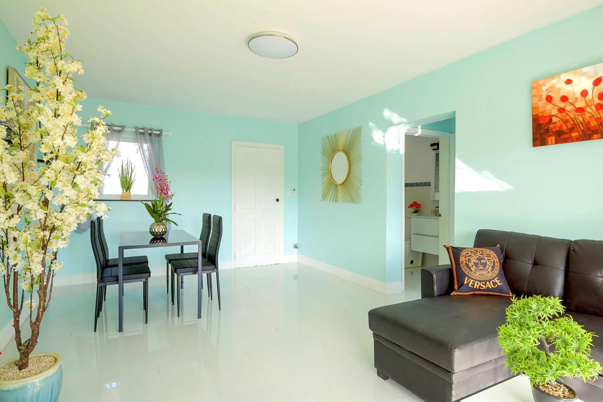 Lovely Apartment Near Beach, Downtown, 24H Security, Pool Нассау Экстерьер фото