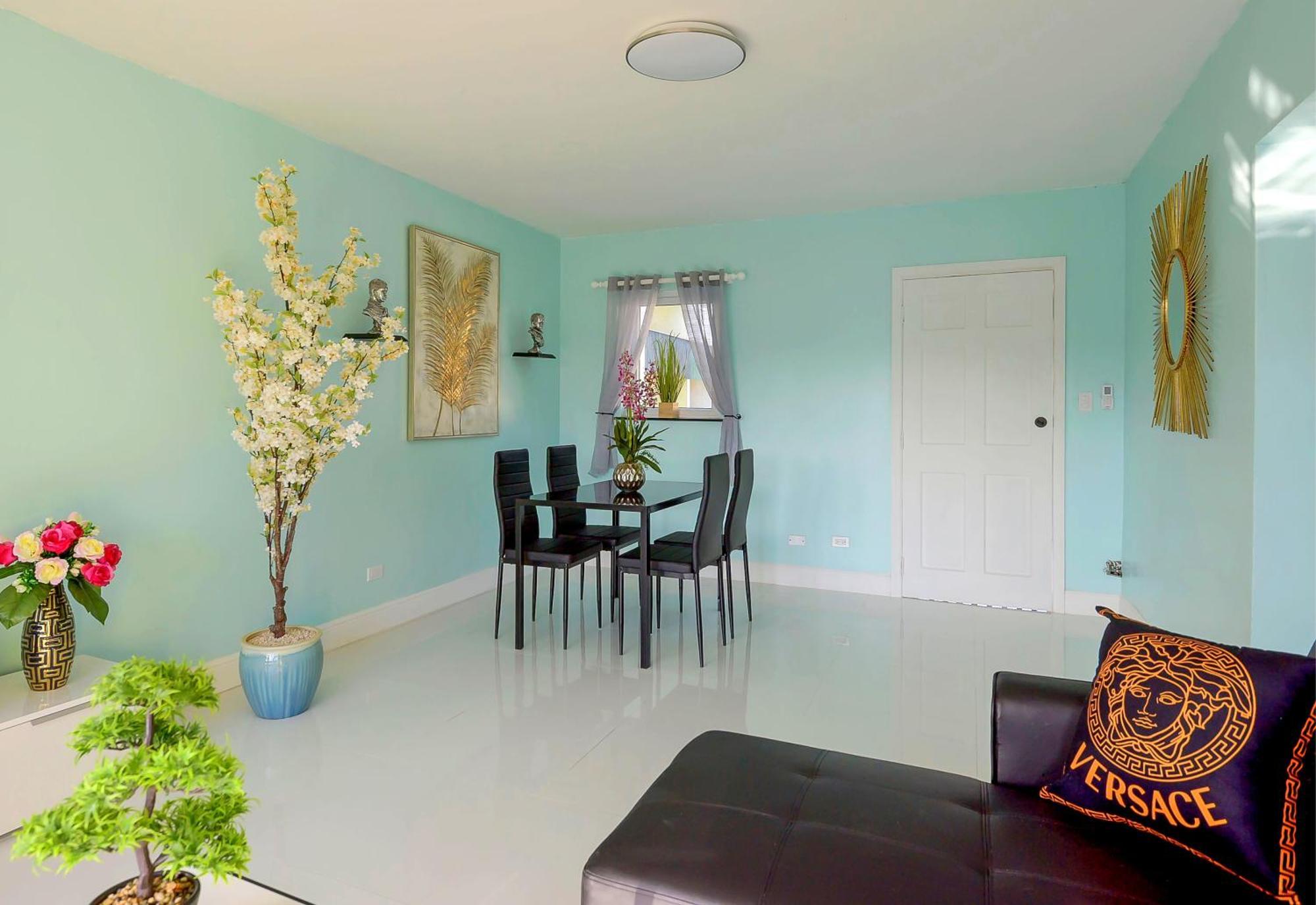 Lovely Apartment Near Beach, Downtown, 24H Security, Pool Нассау Экстерьер фото