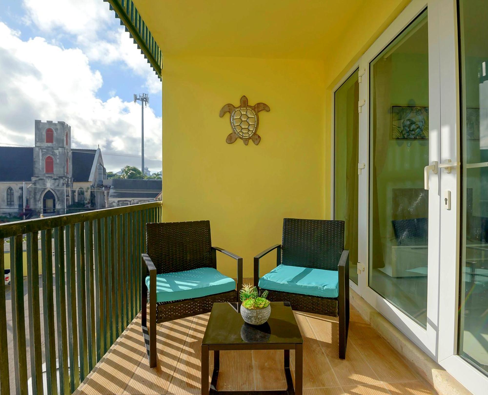 Lovely Apartment Near Beach, Downtown, 24H Security, Pool Нассау Экстерьер фото